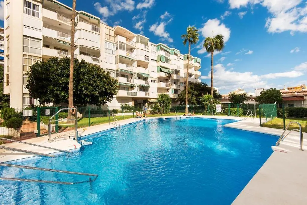 טורמולינוס Carihuela Beachfront Retreat
