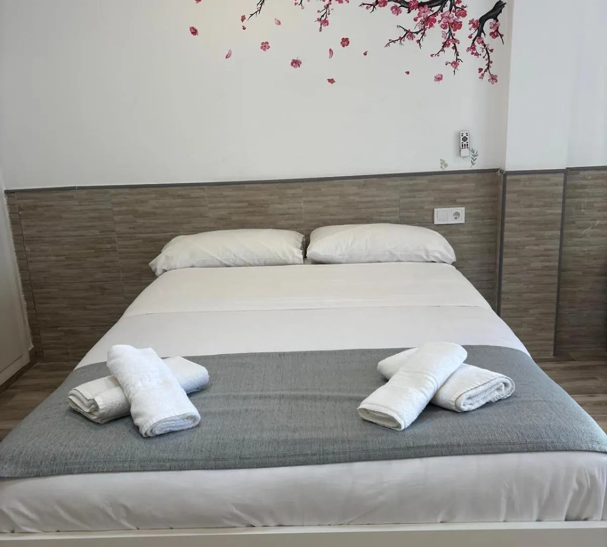 טורמולינוס Carihuela Beachfront Retreat